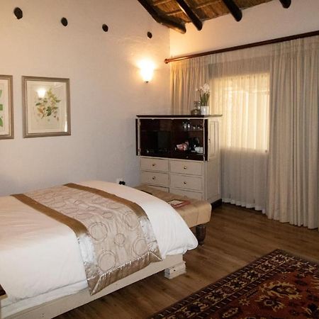 Toadbury Hall Country Hotel Johannesburg Exteriör bild