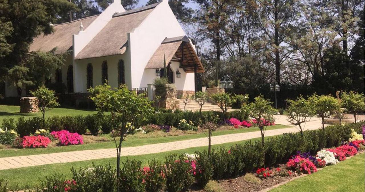 Toadbury Hall Country Hotel Johannesburg Exteriör bild