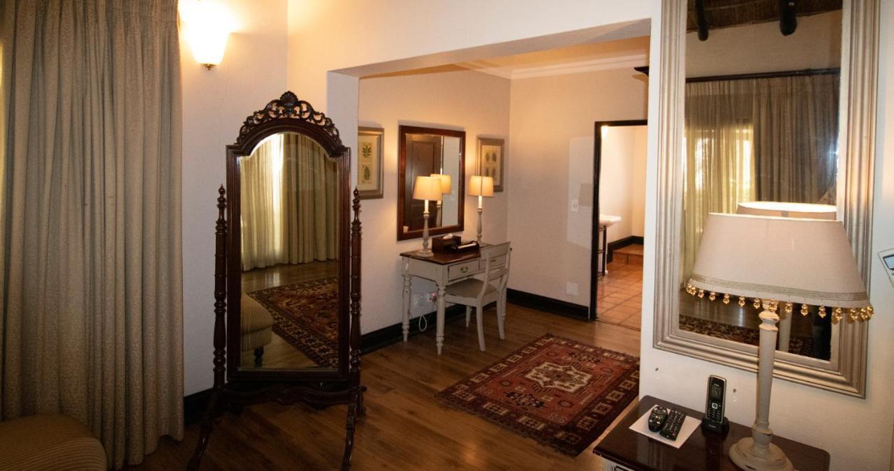 Toadbury Hall Country Hotel Johannesburg Exteriör bild