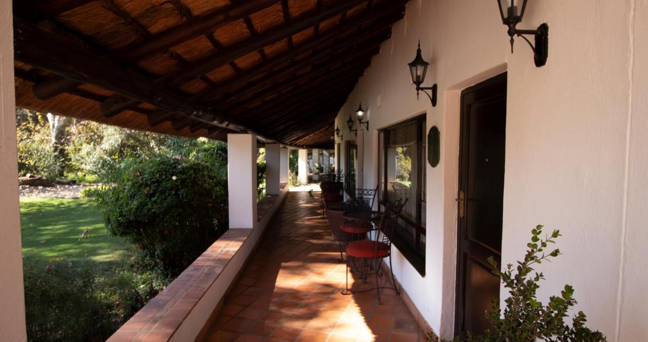 Toadbury Hall Country Hotel Johannesburg Exteriör bild