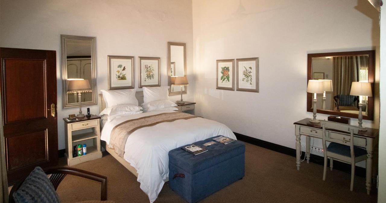 Toadbury Hall Country Hotel Johannesburg Exteriör bild