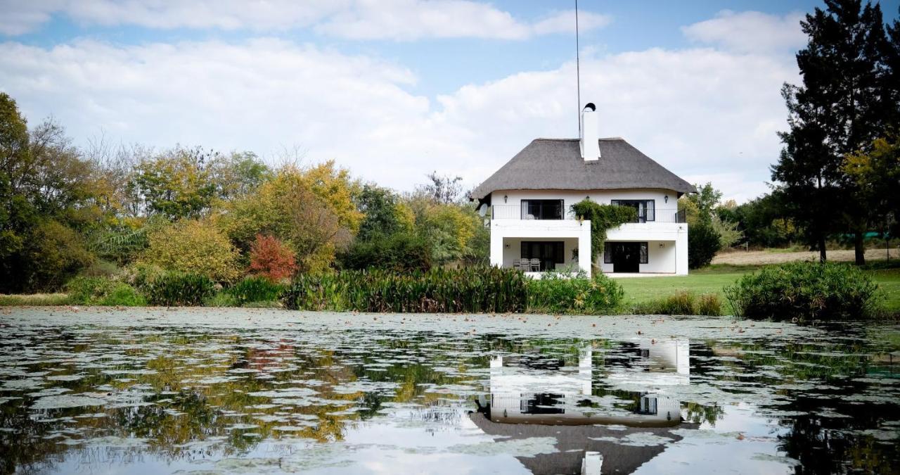 Toadbury Hall Country Hotel Johannesburg Exteriör bild