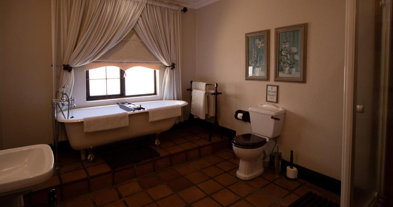 Toadbury Hall Country Hotel Johannesburg Exteriör bild