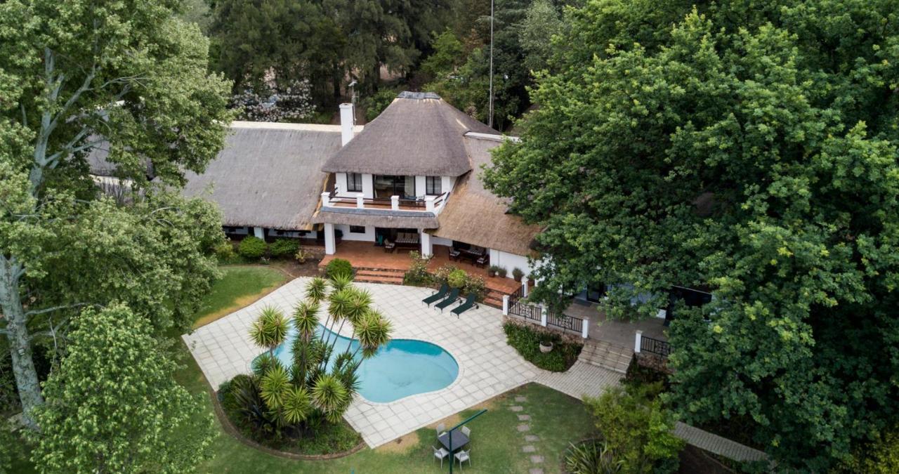 Toadbury Hall Country Hotel Johannesburg Exteriör bild