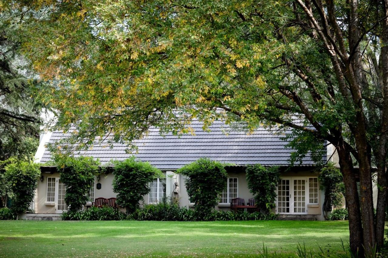 Toadbury Hall Country Hotel Johannesburg Exteriör bild