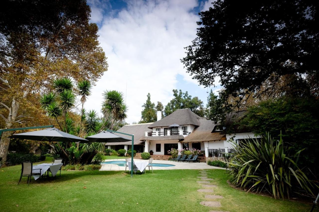 Toadbury Hall Country Hotel Johannesburg Exteriör bild
