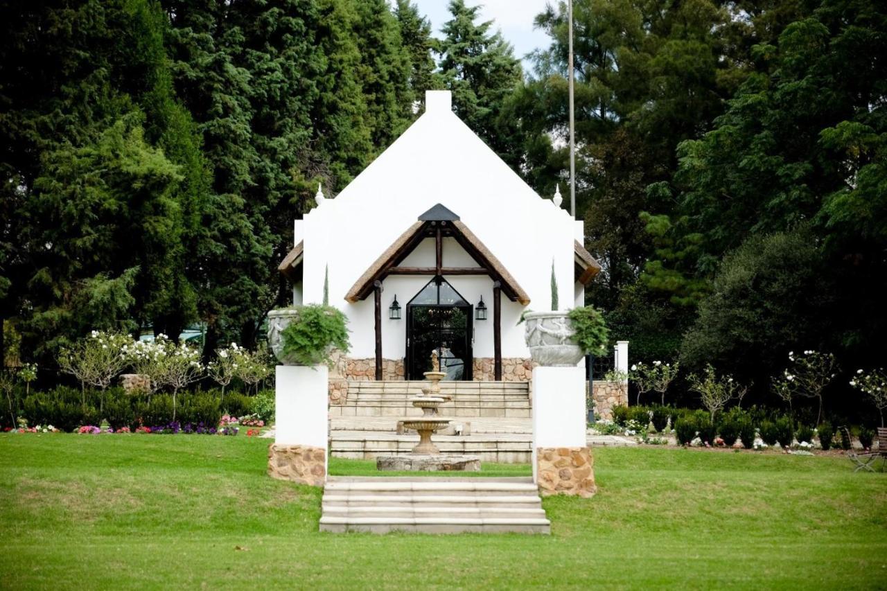 Toadbury Hall Country Hotel Johannesburg Exteriör bild